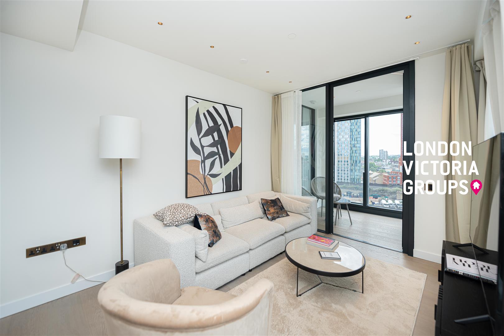 1 bed property in 1 Nine Elms Lane, London